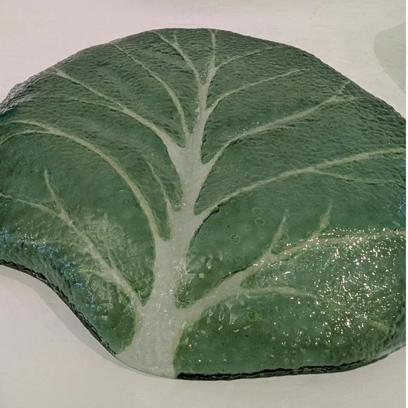 Set of 4 Vintage Green Glass Cabbage Leaf Shaped Serving Dishes Appetizer Plates - Picture 13 of 16